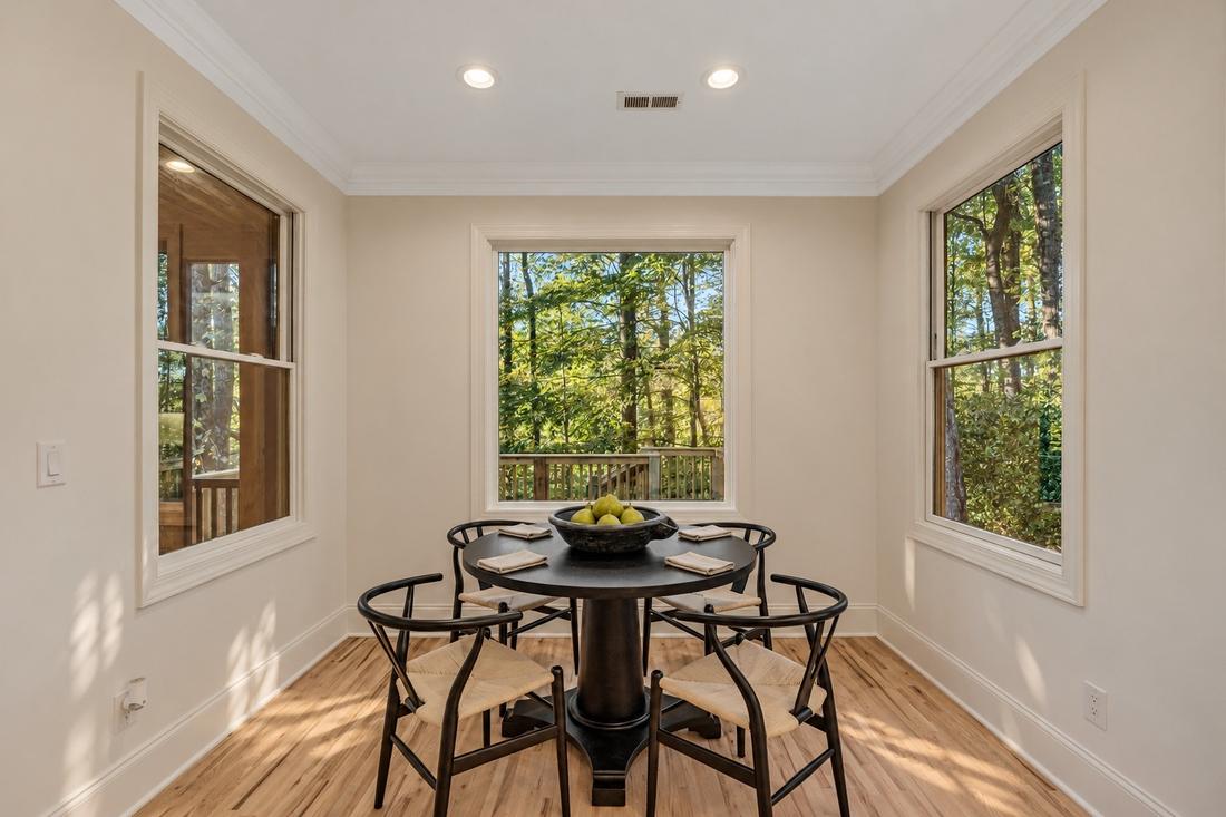 Breakfast nook (virtually staged)